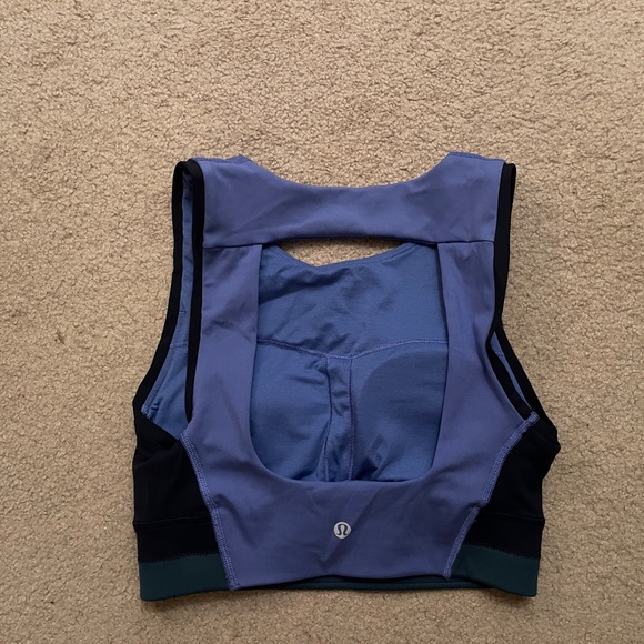 lululemon train bra - Picture 3 of 4